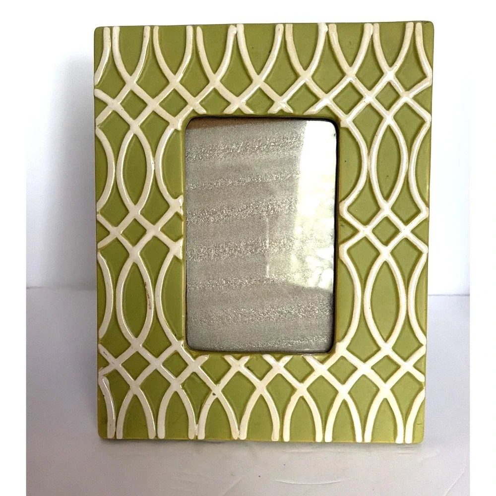 Ceramic Picture Frame Green and White Patterned 4x6